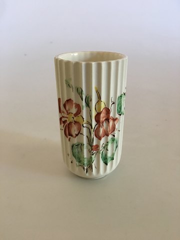 Lyngby Vase 10.3 cm H. Med Blomstermotiv.