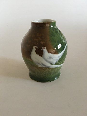 Heubach Art Nouveau Vase med dekoration af to Hvide Fasaner