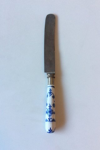 6 Royal Copenhagen Musselmalet Riflet. Knive med skaft af porcelæn.