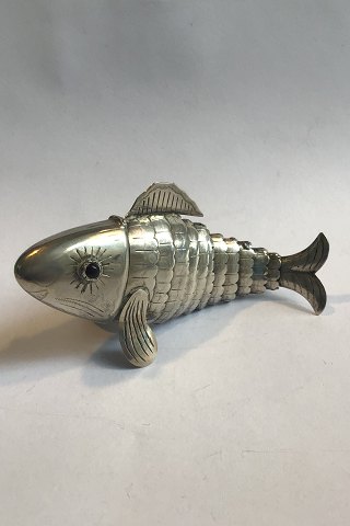 Fiskeformet hovedvandsæg af sølv