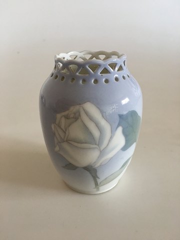Royal Copenhagen Art Nouveau Vase med Gennembrudt top No 363/224