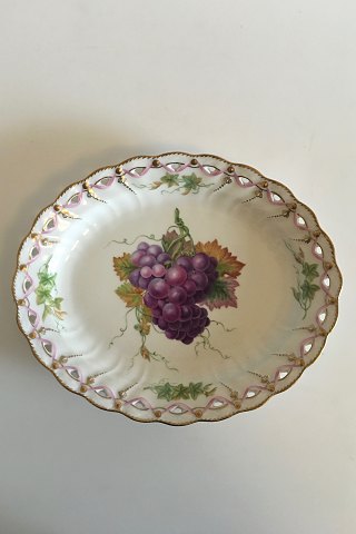 Royal Copenhagen Saksisk Blomst Frugt. Ovalt Fad med Gennembrudt Kant