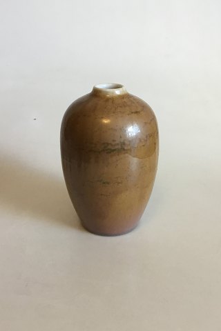 Rørstrand Vase med Lys brun/Gylden glasur med grønne nuancer. Fin stand