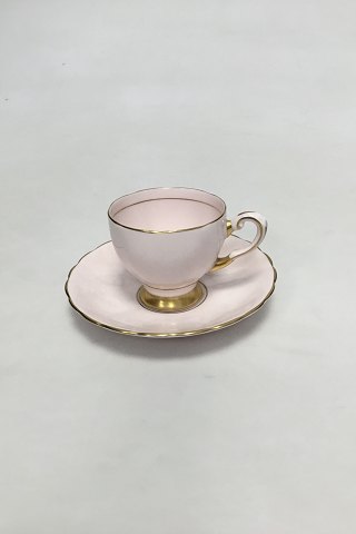 Engelsk, R H & S L Plant (Ltd) pink porcelæns kop og underkop, med guldkant.
