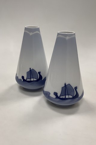 Par Royal Copenhagen Art Nouveau Vaser med Viking Skibe No 336 / 63 A