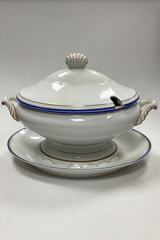 Royal Copenhagen Terrin med Underfad No. 282/9056 og 9057