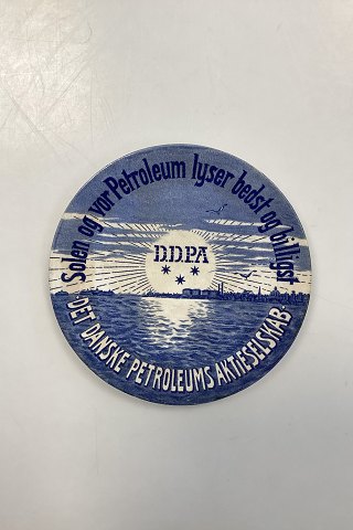 D.D.P.A. Mindeplatte fra Københavns Fajancefabrik