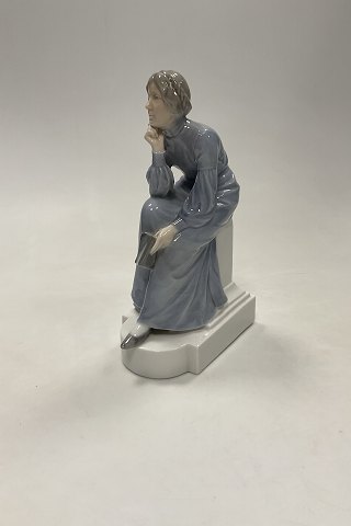 Royal Copenhagen Figur, Eftertænksom kvinde der læser Designet af Christian Thomsen No 435