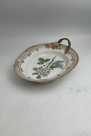 Royal Copenhagen Flora Danica Bladformet Assiet No 3541