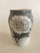 Royal Copenhagen Vase No 92/108 Motiv med Hvid Bonderose